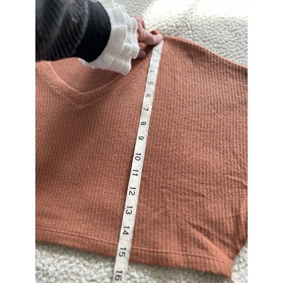 LUMIE'RE Womens V-Neck Long Sleeve Crop Rib Knit Sweater Camel Rust Size S - Picture 8 of 9